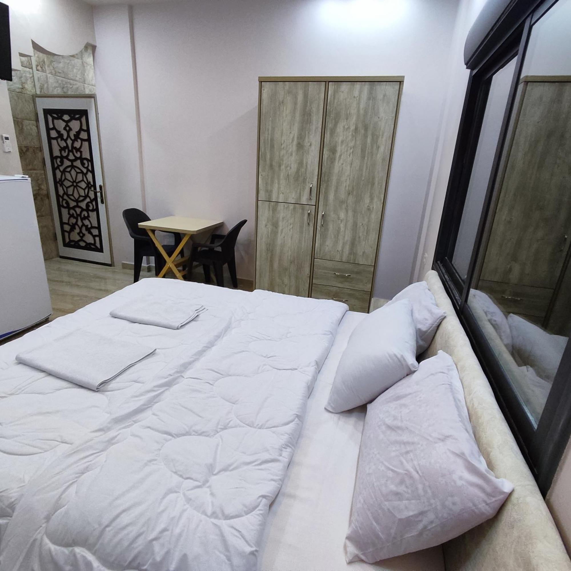 Lotus Housing For Furnished Apartments Джараш Номер фото